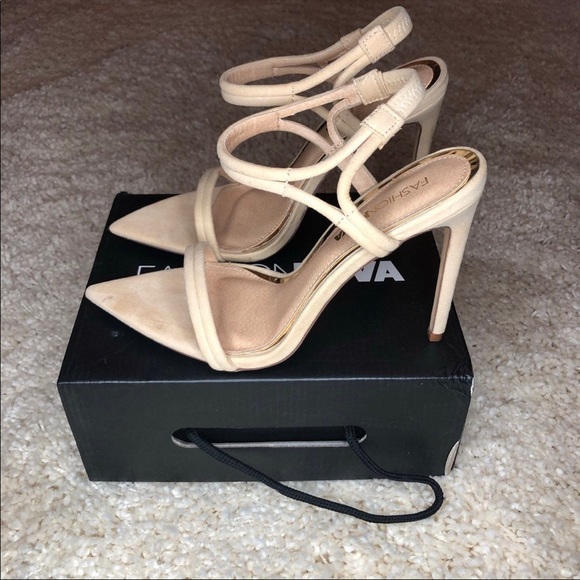 Fashion Nova Laurent Heels - Picture 3 of 7